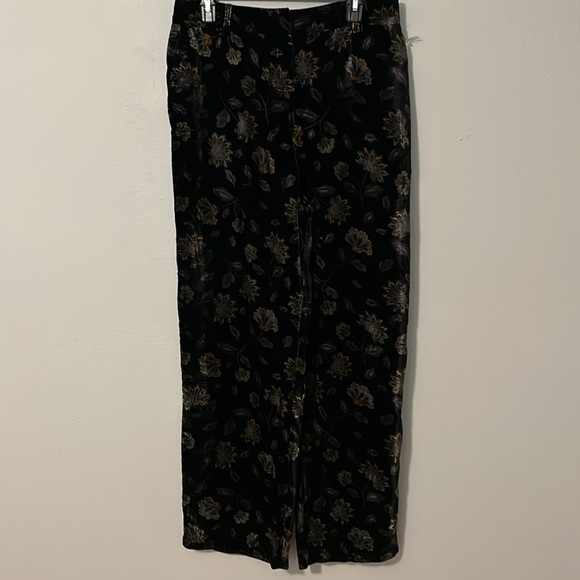 NWT Rachel Zoe two piece pant and crop top set. Black floral, women’s size 10. - Picture 11 of 16